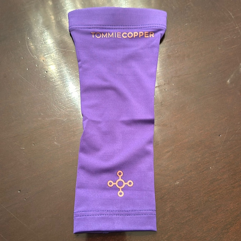 Tommie Copper Plum Performance Elbow Sleeve